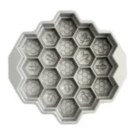 Nordic Ware Honeycomb Pull-Apart Pan - Image 4