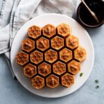 Nordic Ware Honeycomb Pull-Apart Pan - Image 5